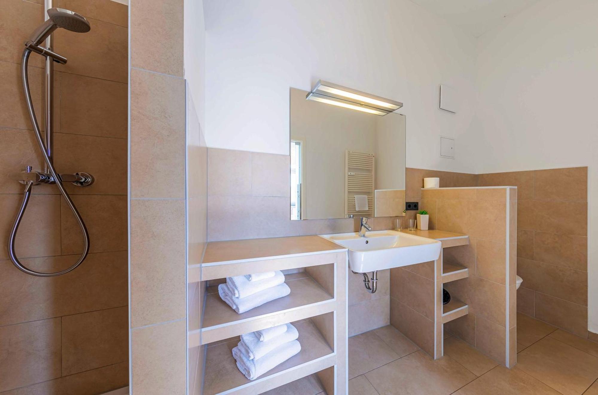 Altstadtapartment Carli- Komfortable Ferienwohnung Im Herzen Von Waren Exterior foto